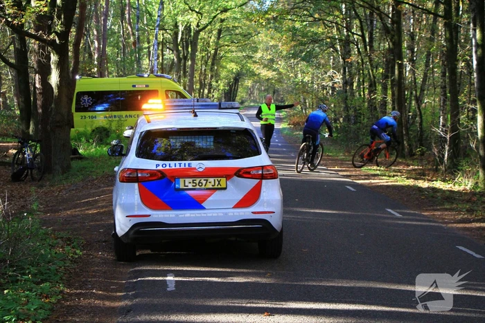 Meerdere mountainbikers ten val in bos, één zwaargewond