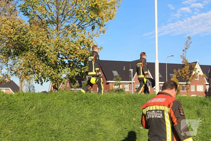 Brandweer bevrijdt vastzittende jongen
