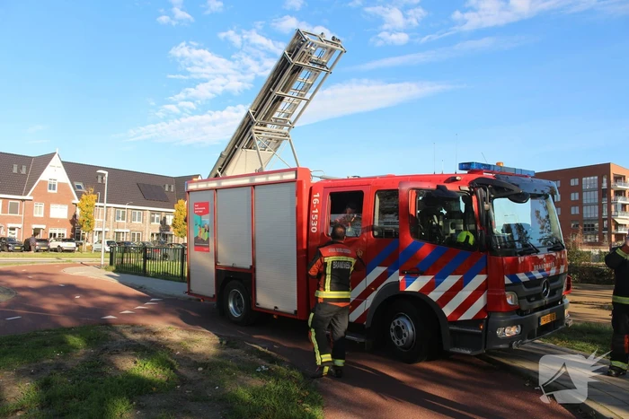 Brandweer bevrijdt vastzittende jongen