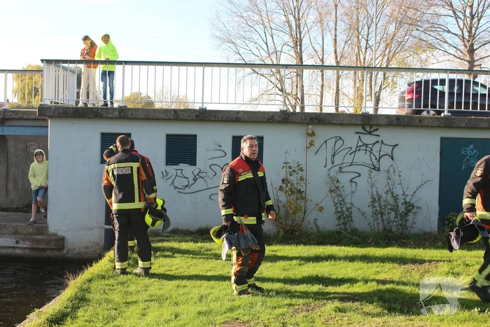 Brandweer bevrijdt vastzittende jongen