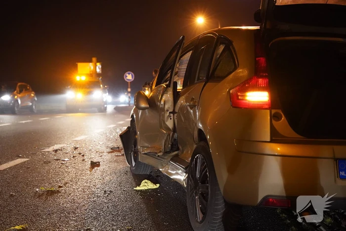Veel schade bij ongeval tussen bestelbus en auto
