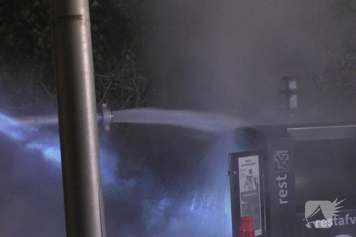 Veel rookontwikkeling bij brand in container
