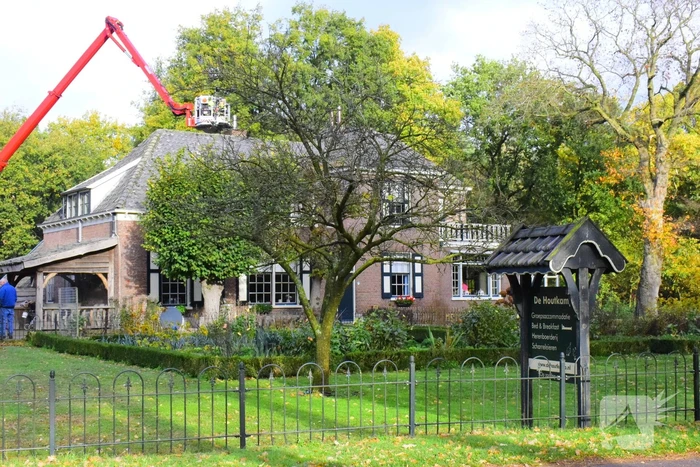 Schoorsteenbrand bij kampeerboerderij De Houtkamp