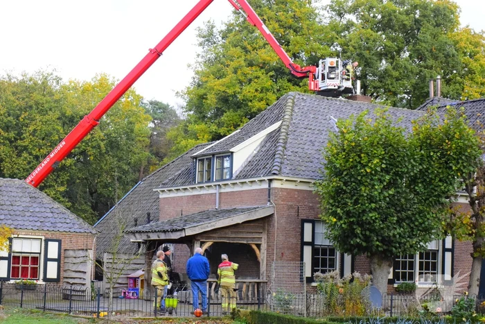 Schoorsteenbrand bij kampeerboerderij De Houtkamp