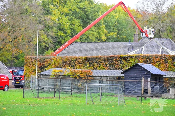 Schoorsteenbrand bij kampeerboerderij De Houtkamp