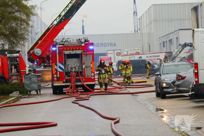 Zeer grote brand in loods
