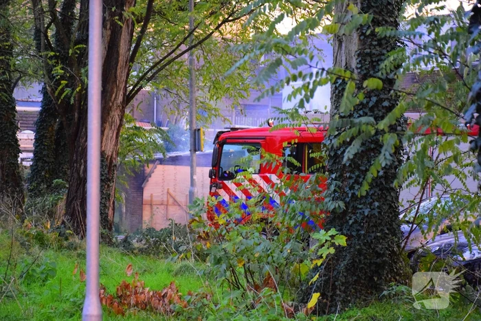 Brand in bijgebouw achter fietsenwinkel