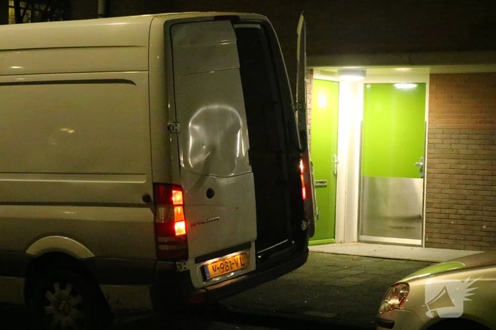 Pakketbezorger in woonwijk overvallen