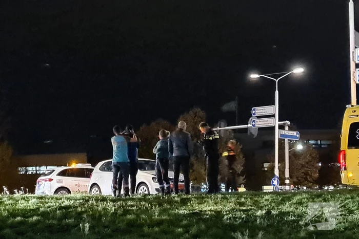 Auto's botsen op elkaar bij kruising