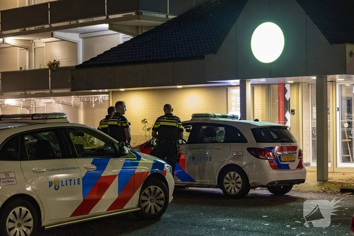 Man met mes overvalt hotel