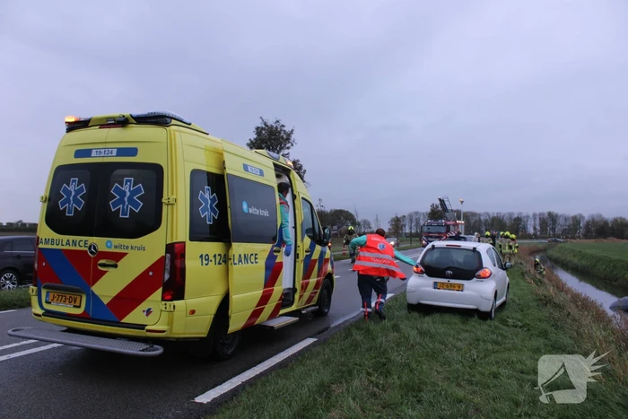 Bestuurder gewond na te water raken met voertuig