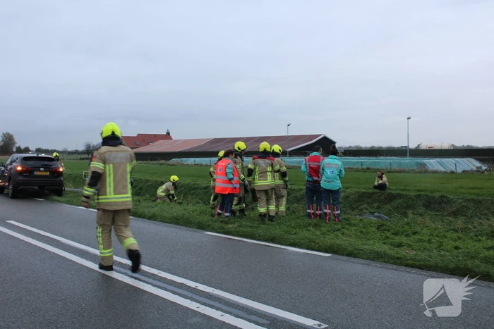 Bestuurder gewond na te water raken met voertuig