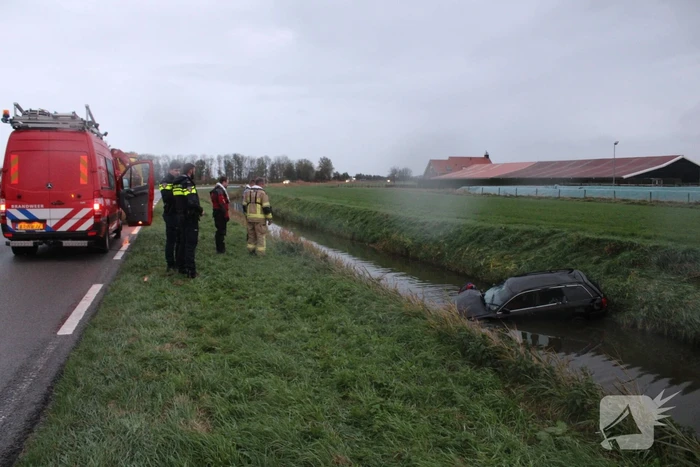 Bestuurder gewond na te water raken met voertuig