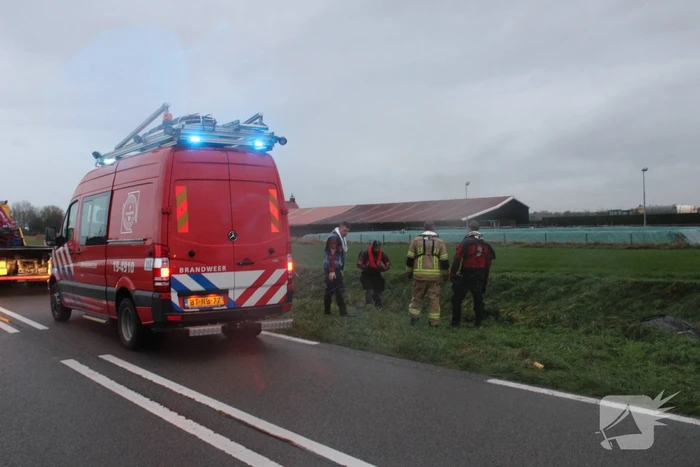 Bestuurder gewond na te water raken met voertuig