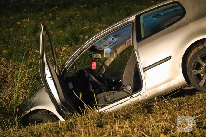 Auto in de sloot wie is de bestuurder