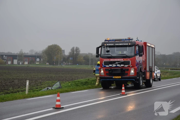 Dronken bestuurder belandt in sloot