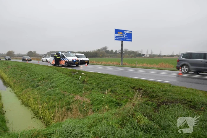 Dronken bestuurder belandt in sloot