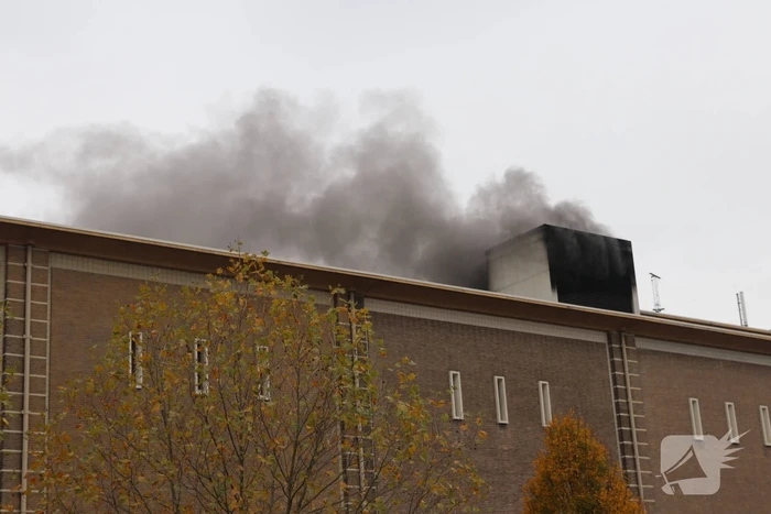 Flinke rookontwikkeling bij brand in hoogspanningscentrale