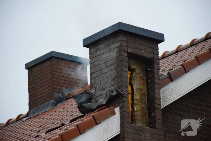 Schoorsteenbrand lastig te bestrijden