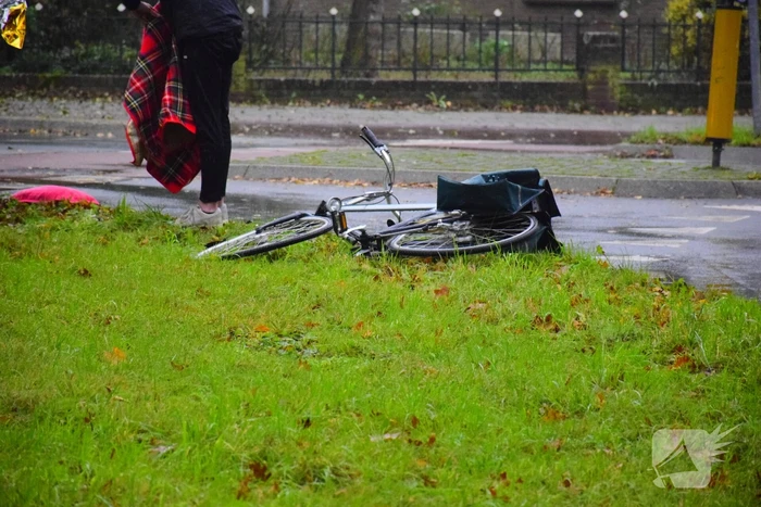 Fietser aangereden door auto