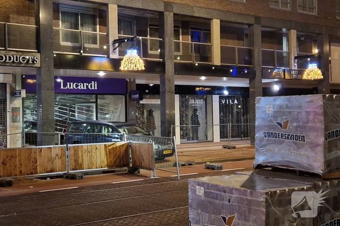Ramkraak met stationwagen op juwelier