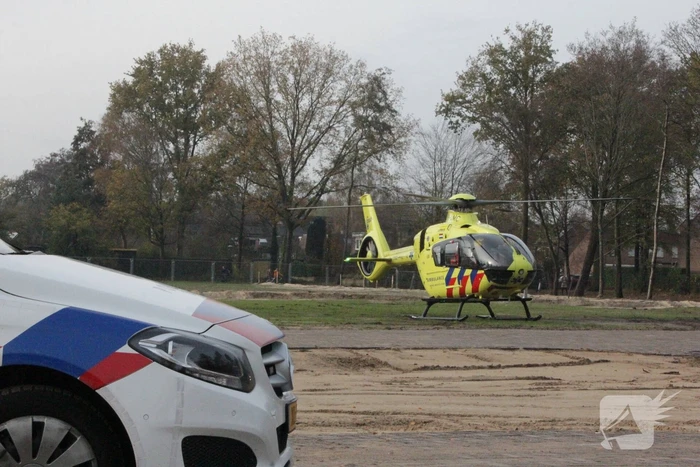 Veel hulpdiensten naar basisschool