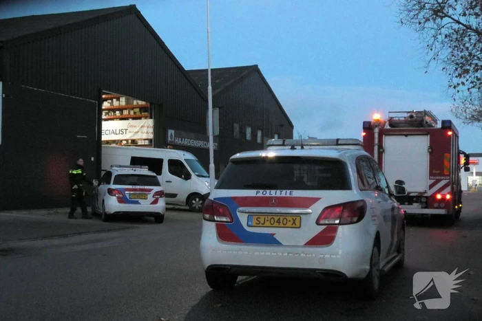 Brandweer doet onderzoek naar rookontwikkeling