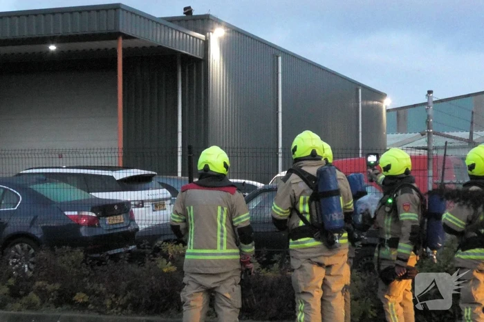 Brandweer doet onderzoek naar rookontwikkeling