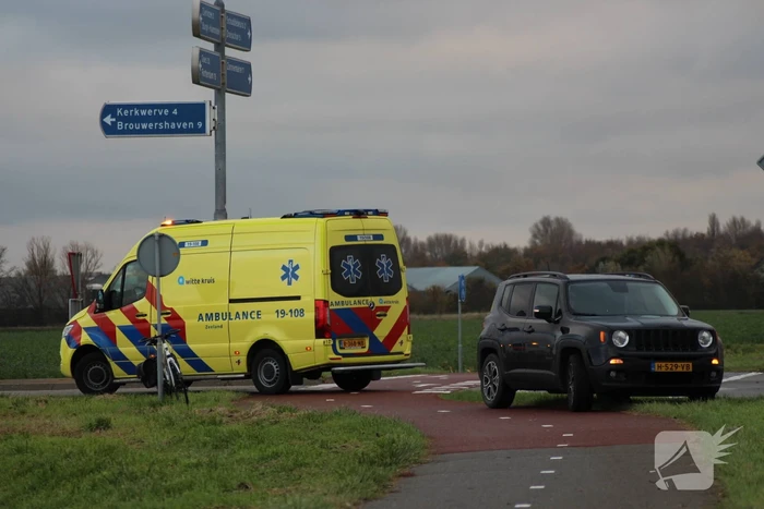 Automobilist en fietser in botsing