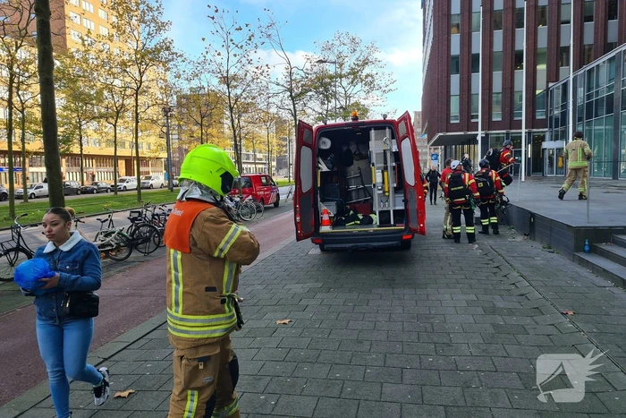 Glazenwassers door defecte lift vast op 5 hoog