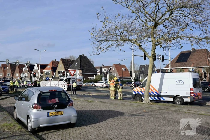 Vrouw op fiets overleden na aanrijding met vrachtwagen