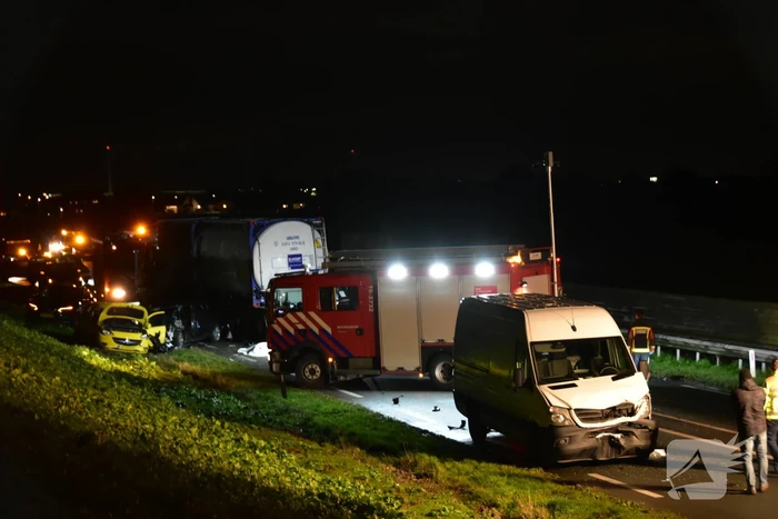 Dode bij ernstige kettingbotsing met tankwagen
