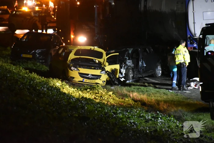 Dode bij ernstige kettingbotsing met tankwagen
