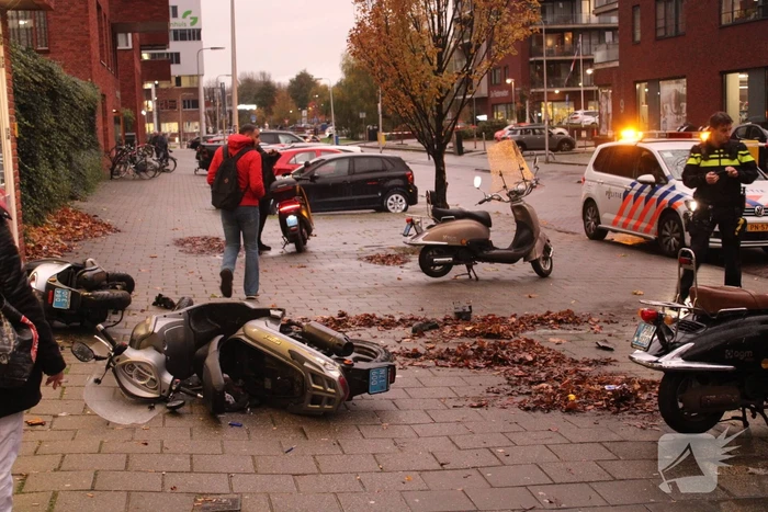 Enorme chaos na ongeval met meerdere voertuigen