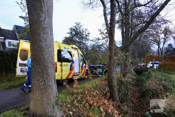 Persoon ernstig gewond op fietspad