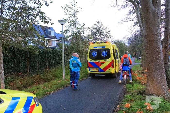 Persoon ernstig gewond op fietspad