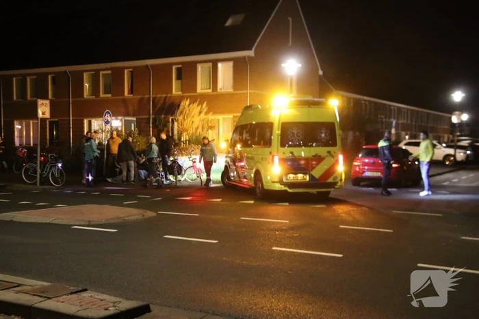 Fietser en automobilist in botsing