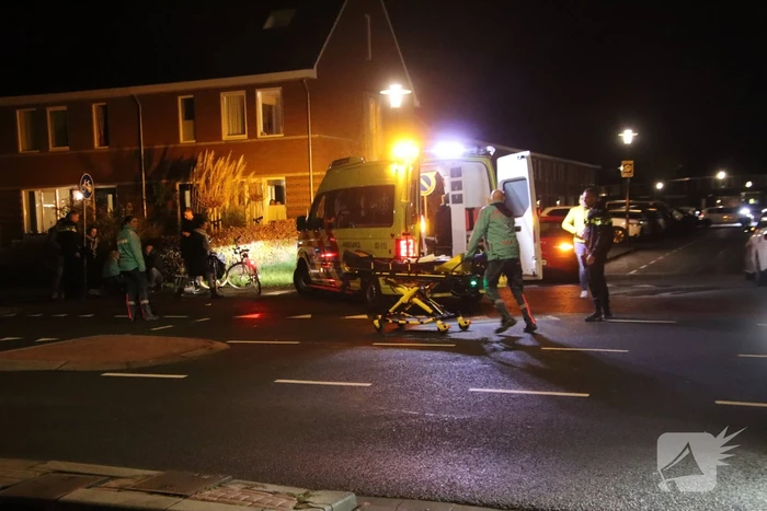 Fietser en automobilist in botsing