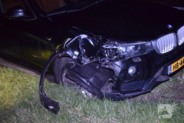 Auto zwaar beschadigd bij eenzijdig ongeval