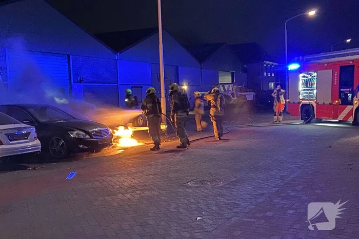 Personenauto verwoest door brand