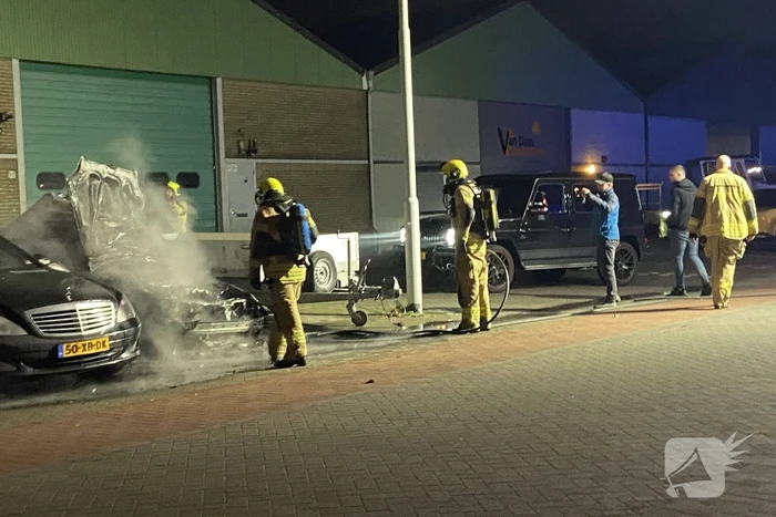 Personenauto verwoest door brand