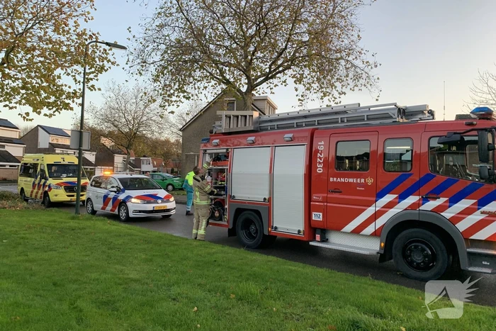 Meisje vast tussen de spaken van de fiets
