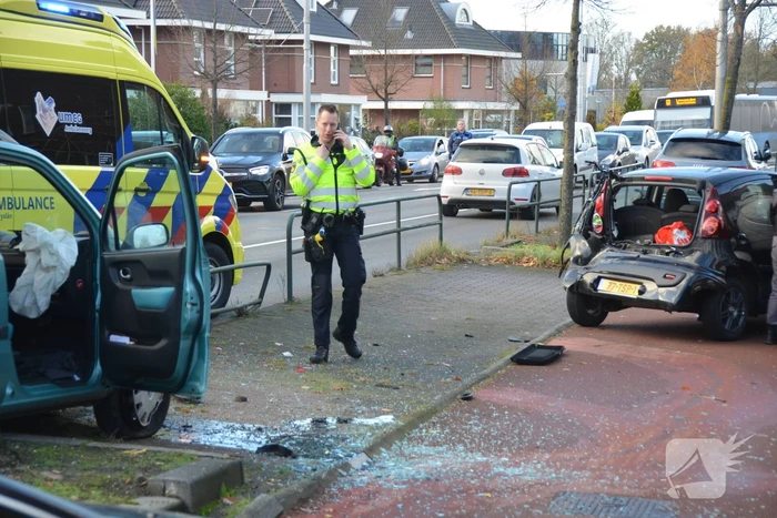 Veel schade bij kop-staart aanrijding
