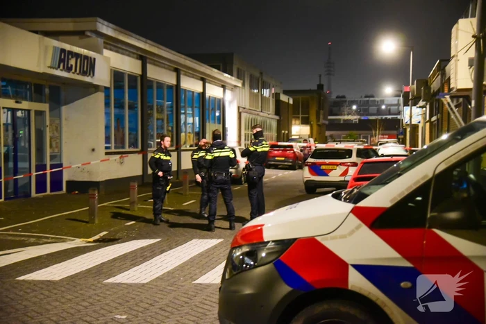Man zwaargewond bij schietpartij naast cafe