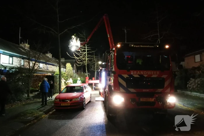 Brand in schoorsteen van woning