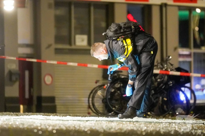 Flinke schade na explosie in portiek
