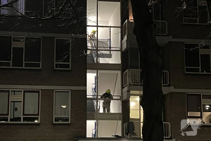 Flinke schade na explosie in portiek