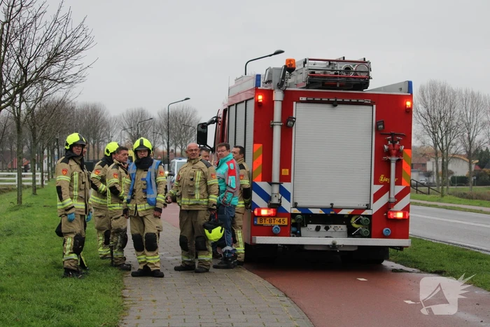 Auto belandt in sloot