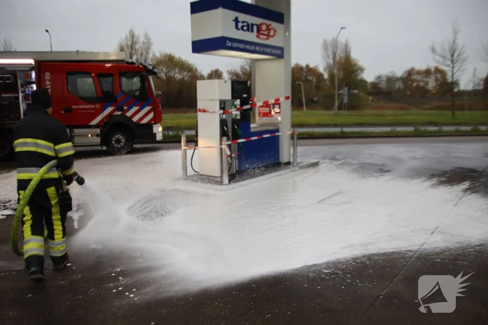 Brandstoflekkage bij tankstation