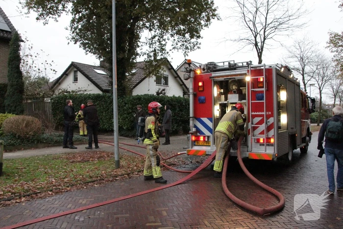 Motor in brand in garage van woning